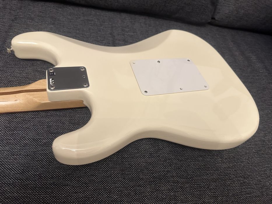 Chitară electrică Fender White Stratocaster