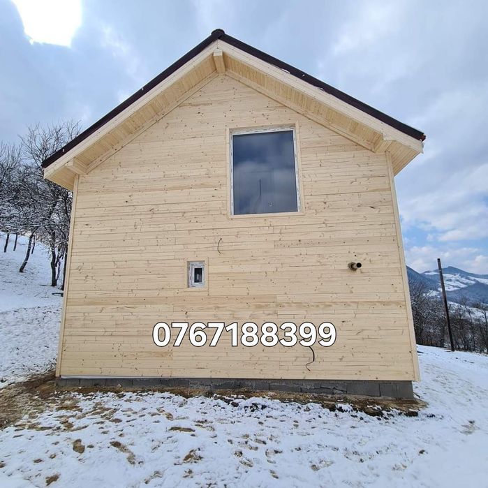 Vând case din lemn