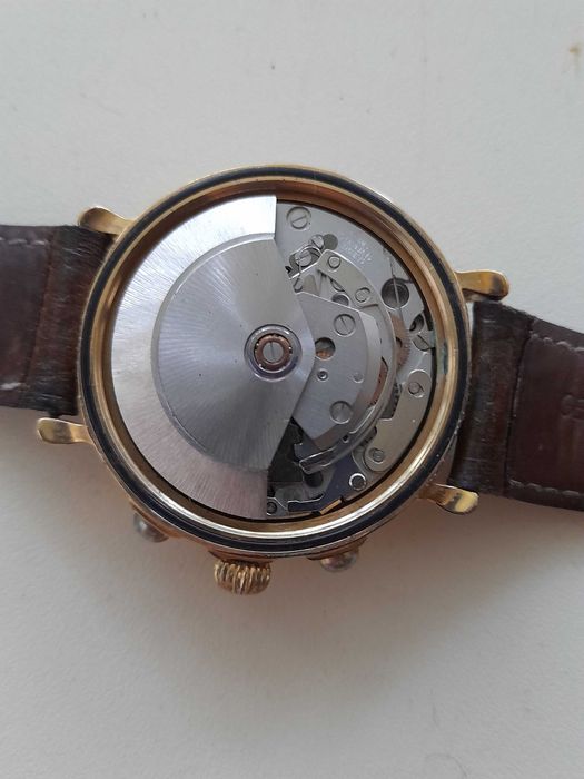 Продам часы Bulova и Hamilton.