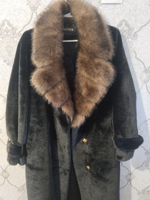 Продам женскую шубу