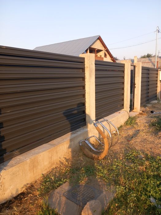 Construim garduri la comanda clientului