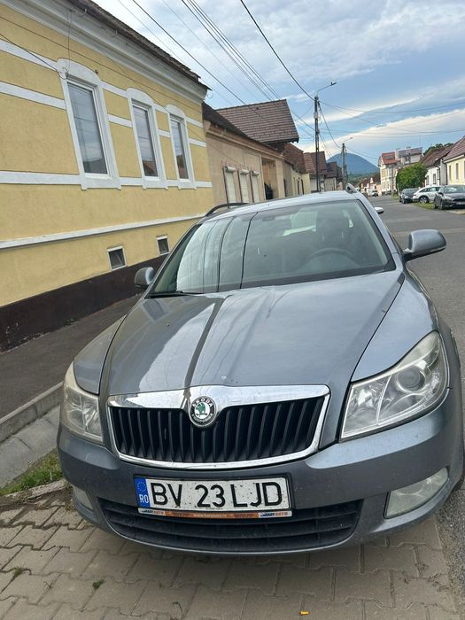 SKODA Octavia 2012