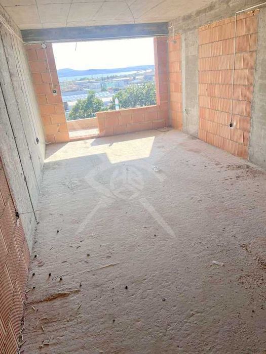 Тристаен апартамент в Славейков 66087