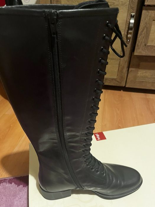 Високи ботуши с връзки Hogl