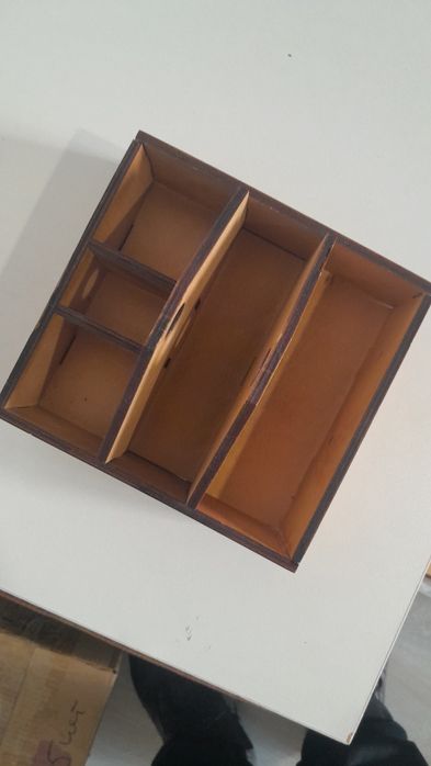 Деревянная настольная салфетница