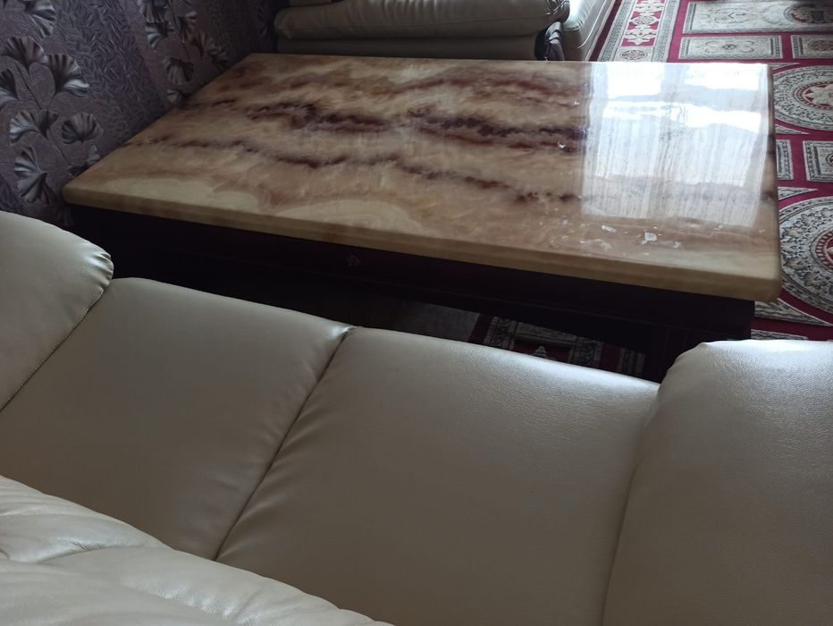 Журнальный стол.