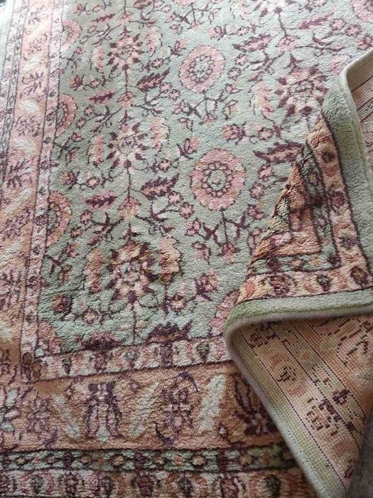 Персийски килим продавам