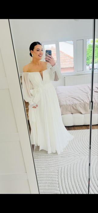 Rochie mireasa alba superba