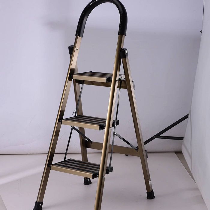 Лестница стремянка прочная