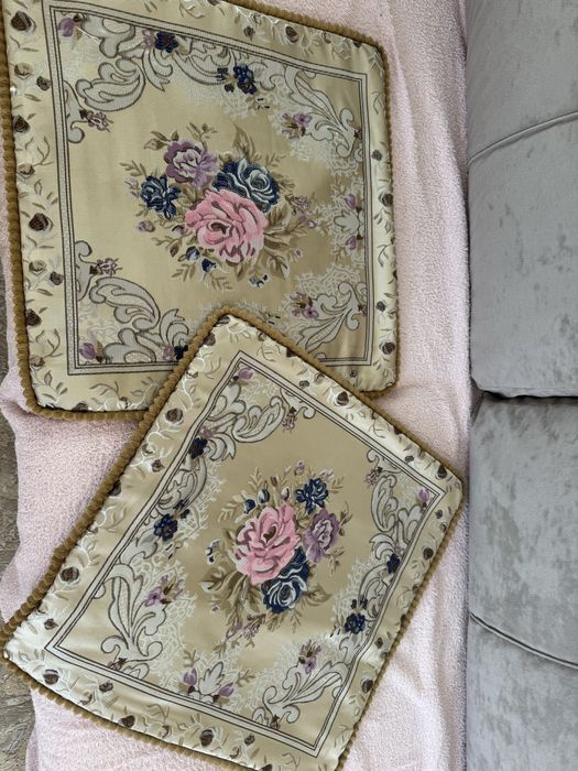 Чехлы для подушек 45/45 отличное сост с замком Цена 2000 тенге!