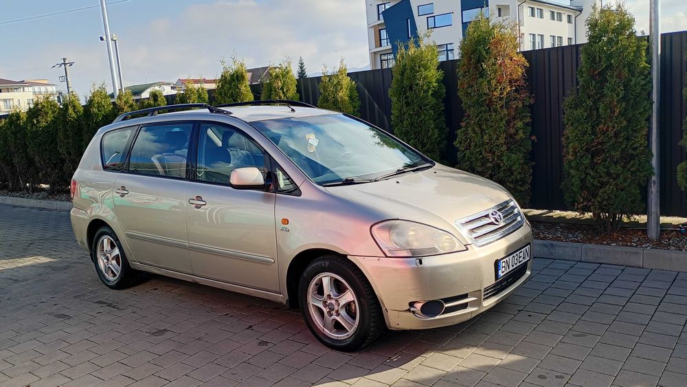 Vând/schimb cu animale ,Toyota avensis verso 7 locuri