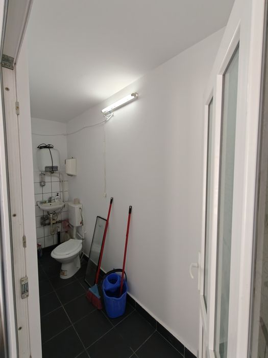 Închiriez spatiu comercial Alexandria