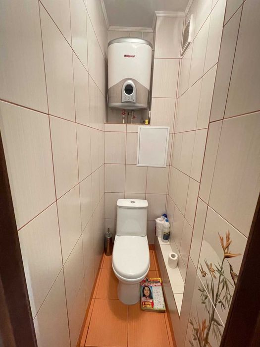 Продаётся 3-комнатная в Центре.