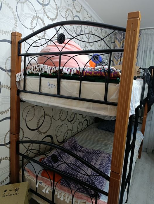 Двухъярусная кровать