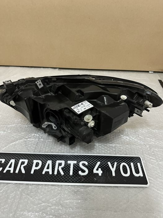 Фар десен BMW F20 LCI Adaptive LED Black БМВ Ф20 1 serie Перфектен