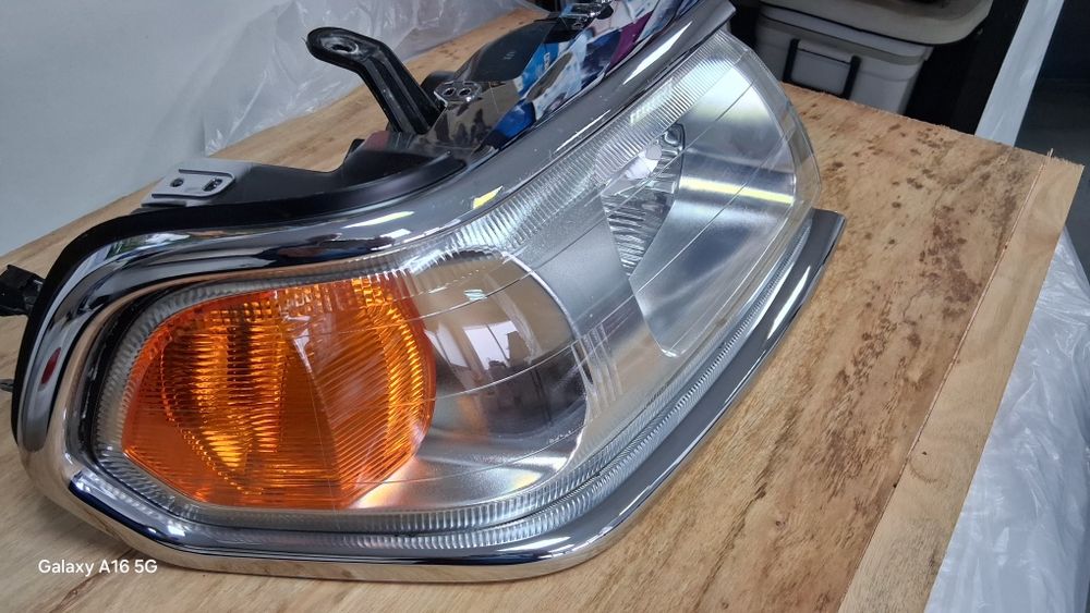 Фар Mitsubishi Pajero sport