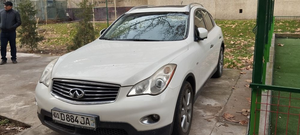Инфинити ЕХ 35   сотилади