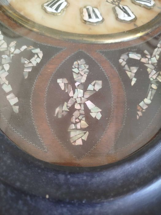 Антикварен Френски часовник с инкрустация от седеф