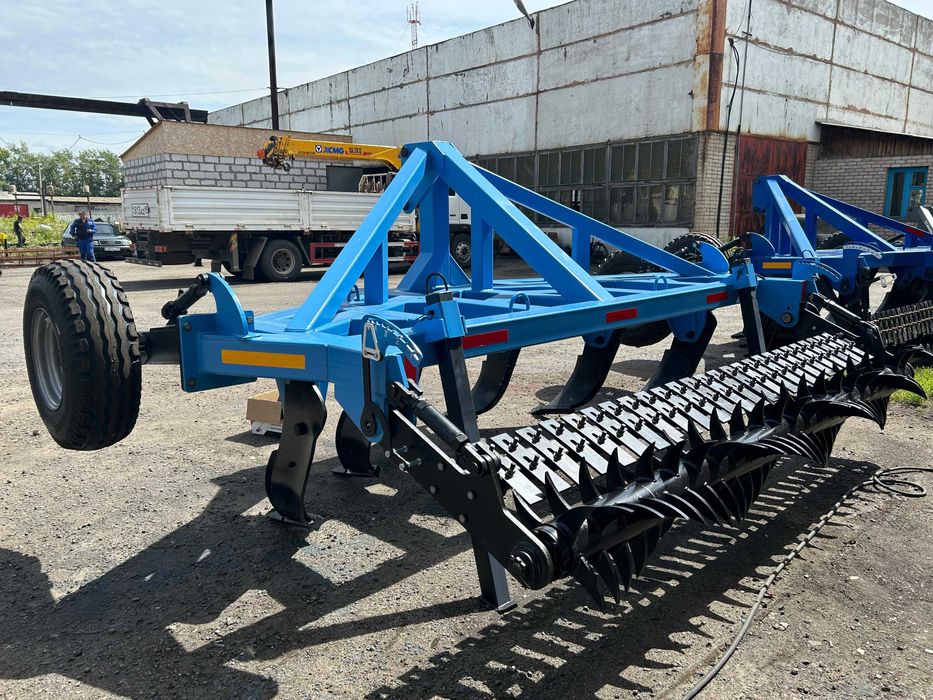 2,4-6м Плуг глубоко-рыхлитель чизельный ПГЧ (щелеватель)