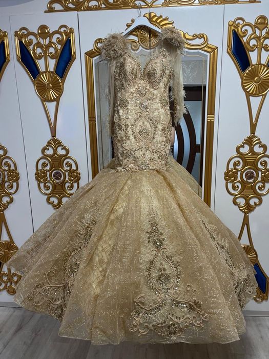 Rochie Queen Ymperial Dress  .