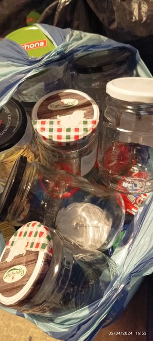 Продавам буркани с метални капачки на винт. Различни размери/обеми