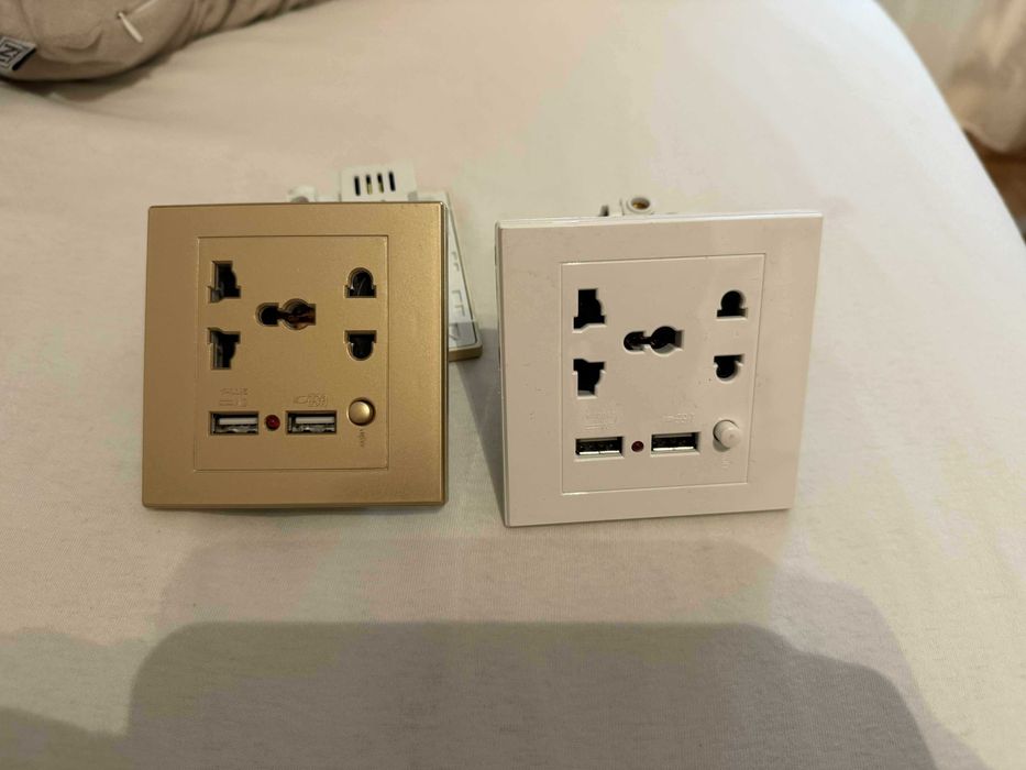 Priza universala cu USB