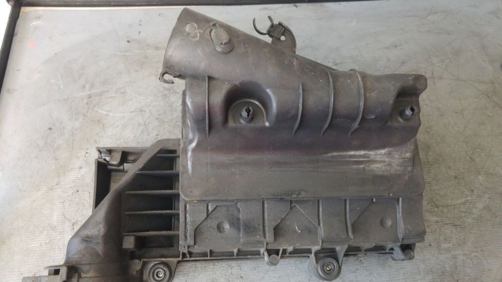 carcasa filtru aer  ford fusion fiesta citroen c3 1.4 tdci peugeot 206 1.4 hdi 9652987380