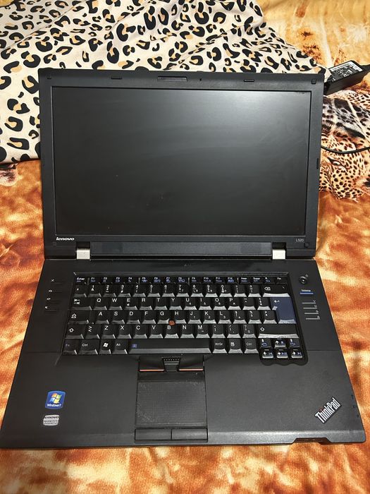 Laptop office se misca bine