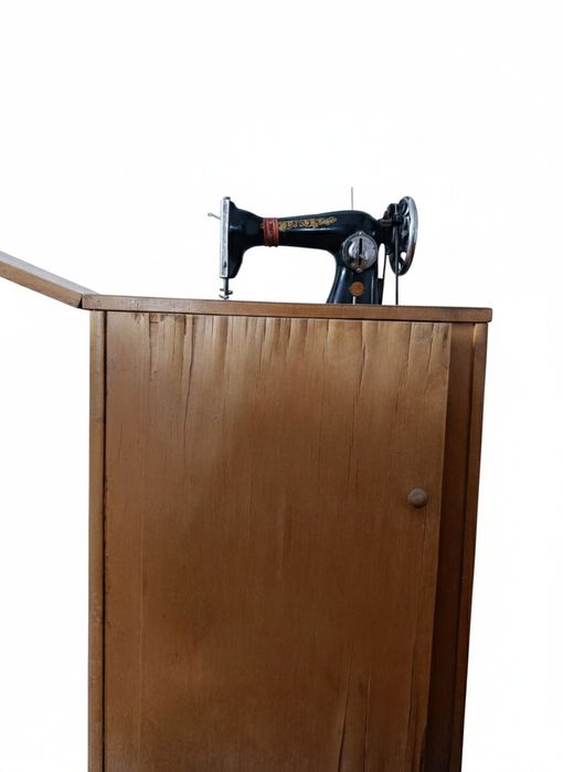 Швейная машинка механическая ножная