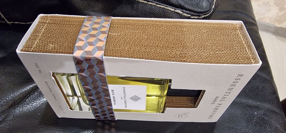 Essential  Parfum Bois Imperial