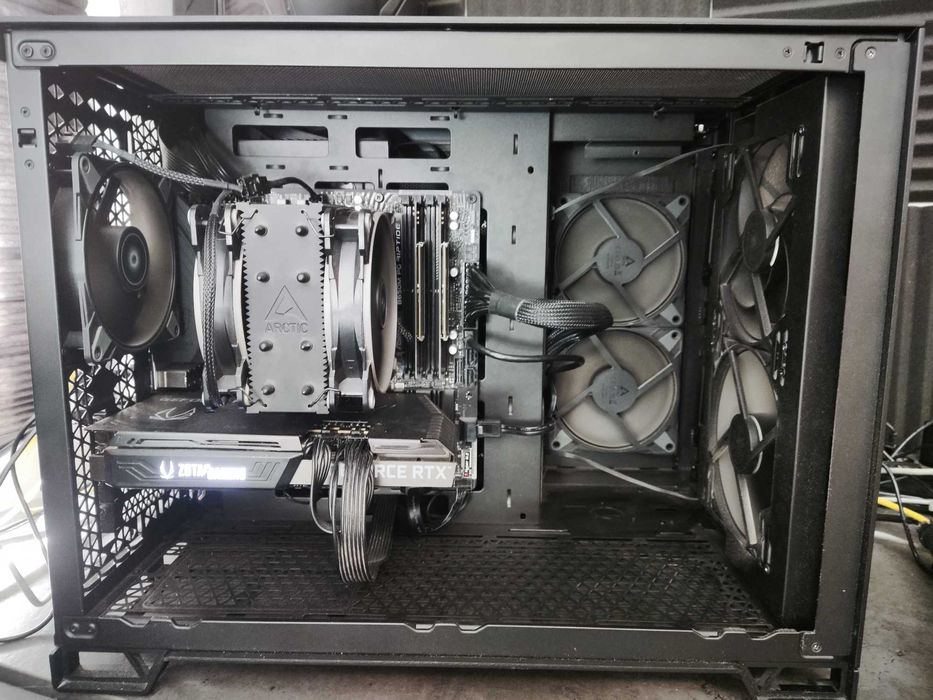 Компютър Ryzen 7 9700X 3070Ti