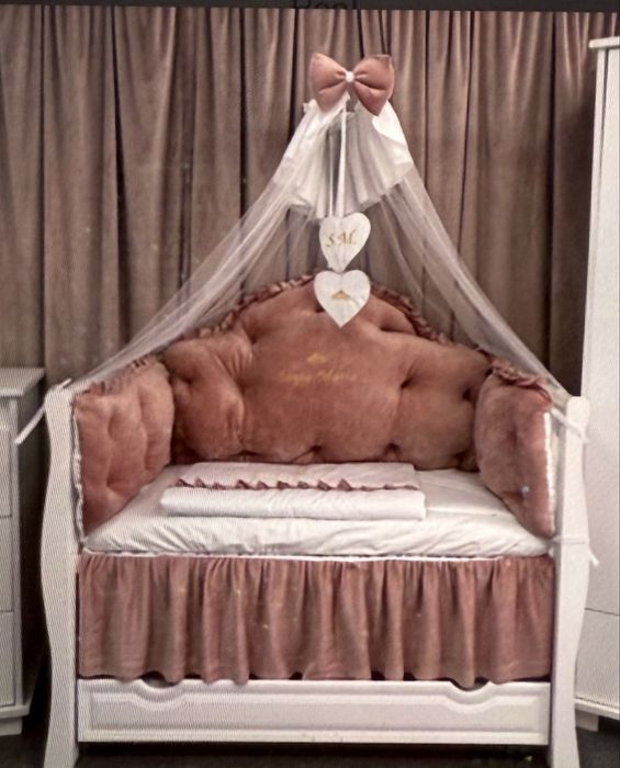 Pătuț bebe cu baldachin -stare foarte bună