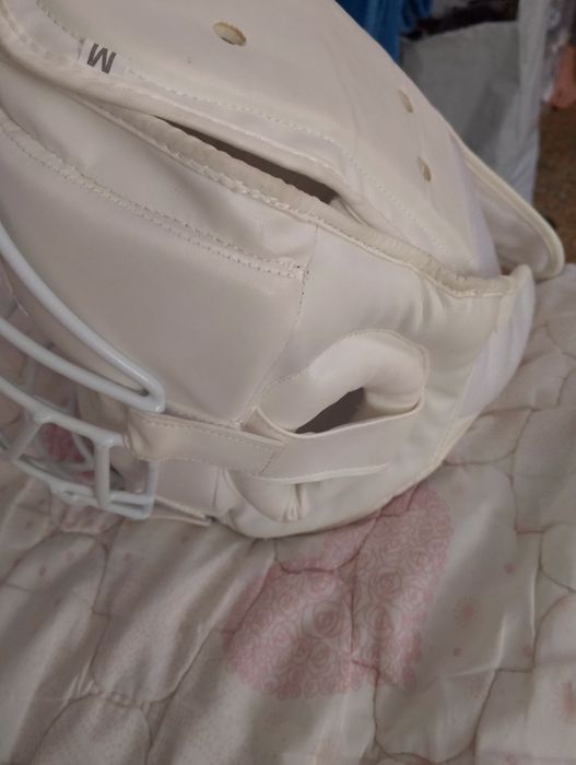 Продам шлем для карате