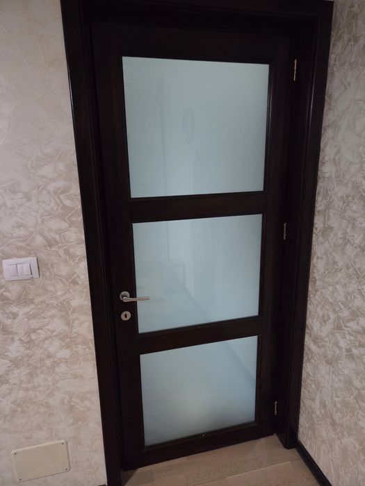 Vand usi de interior