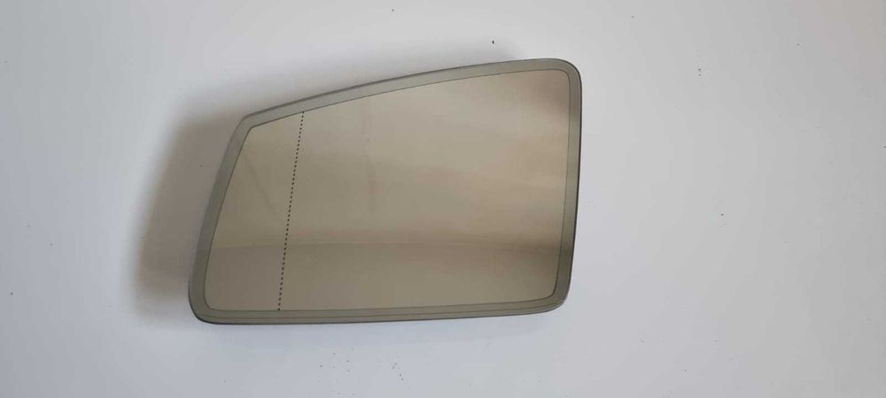 Sticla oglinda stanga heliomata Mercedes C CLS E S W204 W212 W218 W221