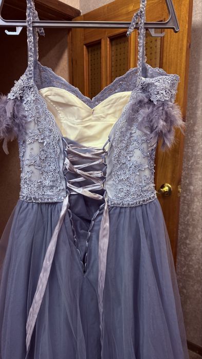 Прощам вечернее платье.