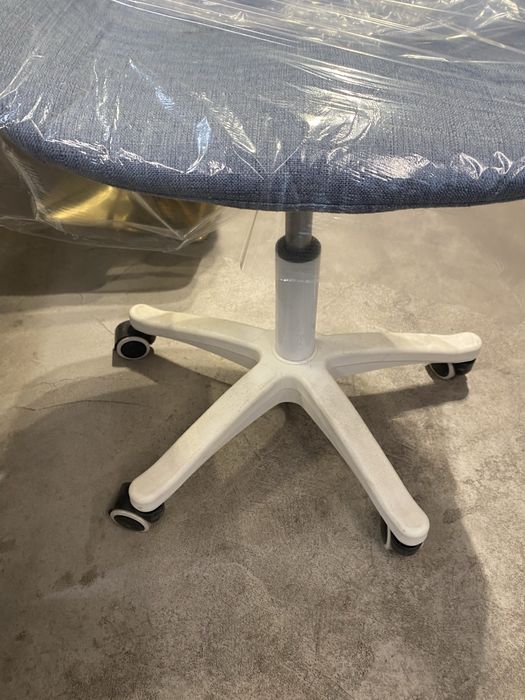 Стул- ракушка спочно продам