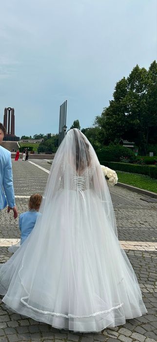 Vand rochie de mireasă