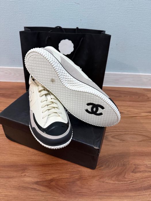 Женские кроссовки CHANEL