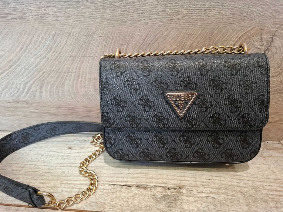 Дамска чанта Guess