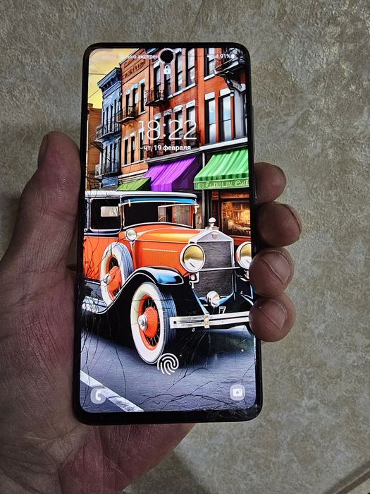 Продам телефон Самсунг А 51 4/64 г