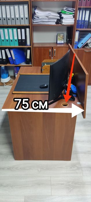 Стол с тумбочкой