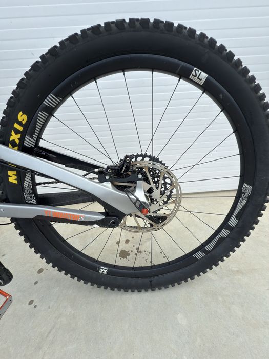 Bicicleta YT Jeffsy CF Pro (L)