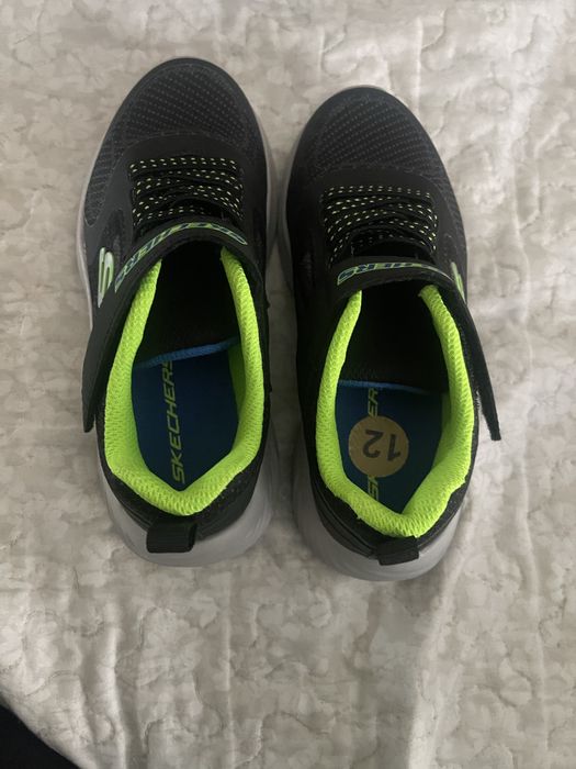 Обувки за момче  SKECHERS 29 номер