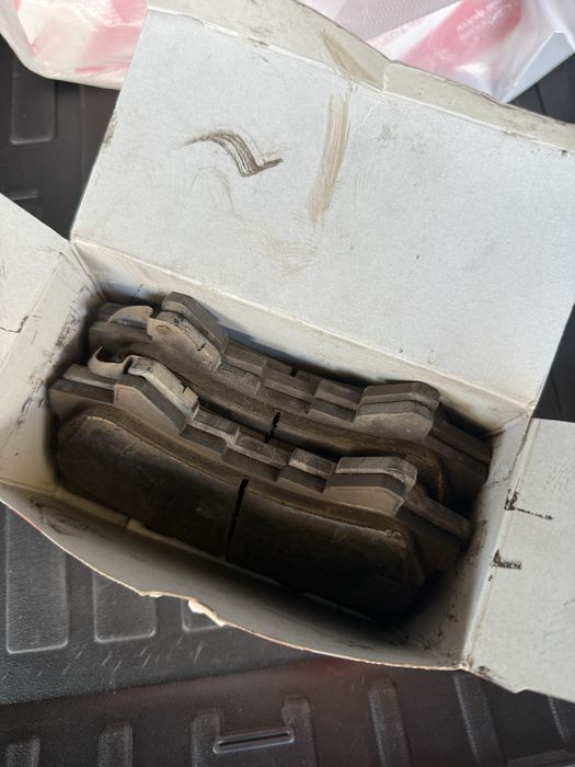 Колодки на Lexus 600