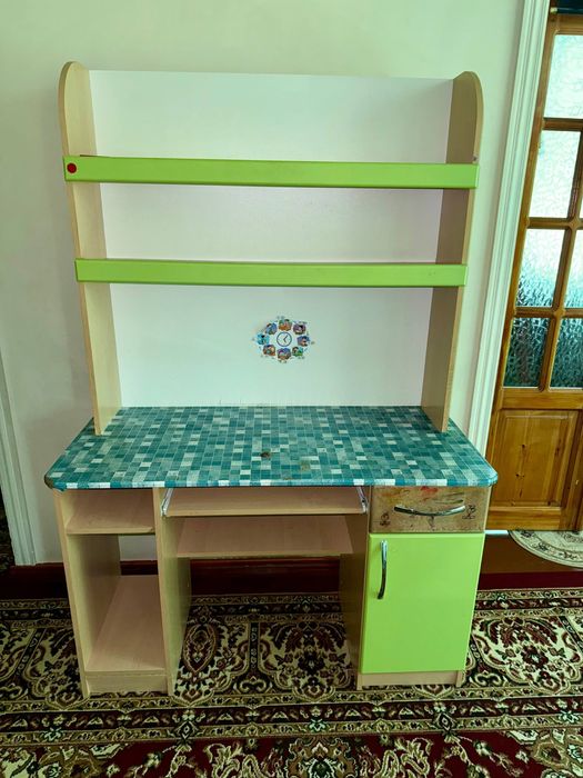 Письменный стол продам срочно