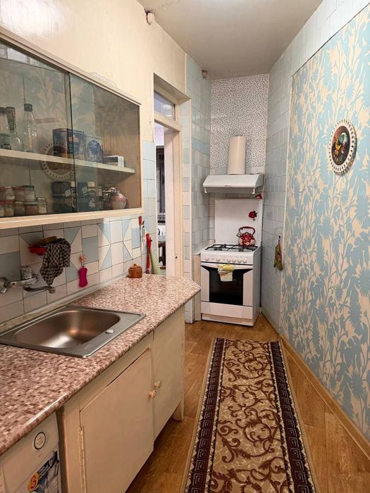 Срочно! Квартира на Дружба народов -Камолон Ош 2*3/7/9 общ пл 90м