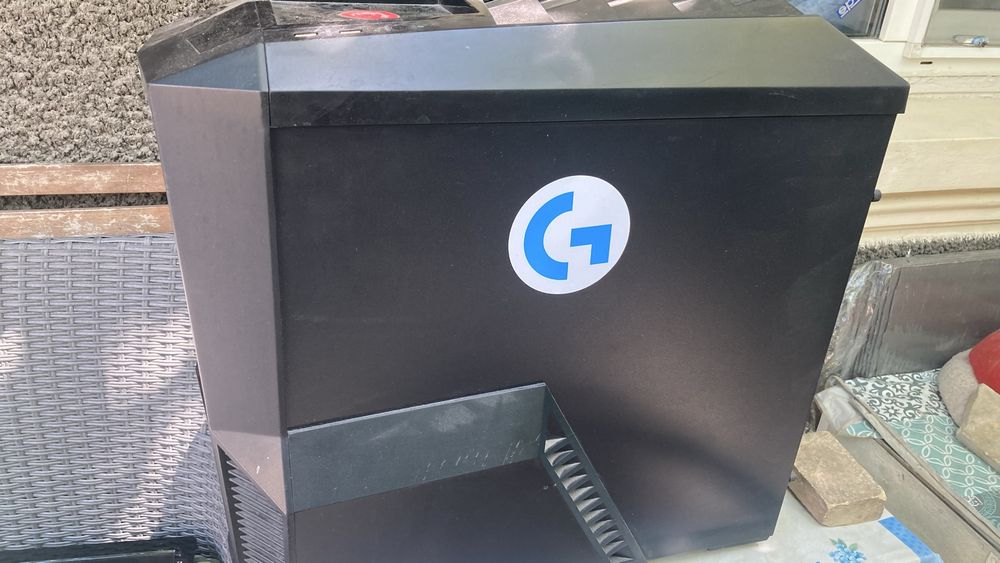 Vind calculator cu monitor