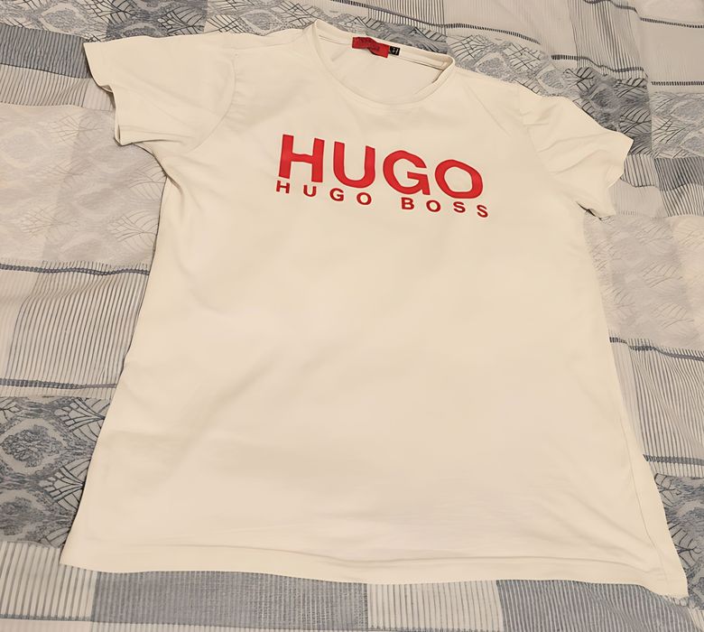 Мъжка  тениска HUGO Hugo Boss – Размер М (Бяла с червено лого)