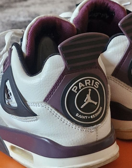 Nike Air Jordan 4